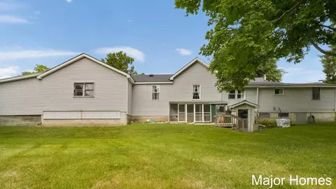 Exterior - 417 W Main St, Stanton, MI 48888 photo 2 of 6