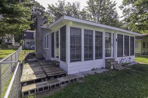 124 Peterson Dr, Gobles, MI 49055