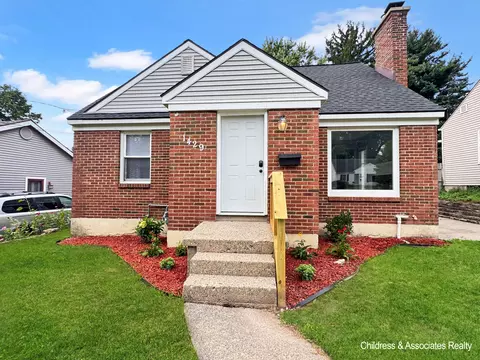 1429 Louise St SE, Grand Rapids, MI 49507