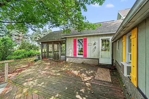 Exterior - 28598 68th St, Covert, MI 49043 photo 4 of 7