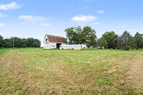 Exterior - 28598 68th St, Covert, MI 49043 photo 3 of 7