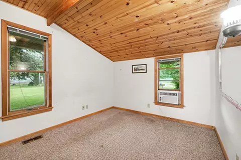 Bedroom - 28598 68th St, Covert, MI 49043 photo 3 of 3