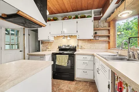 Kitchen - 28598 68th St, Covert, MI 49043 photo 2 of 2