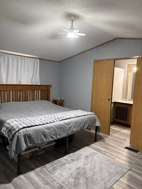 Bedroom - 1455 Eldon Ct, Gladwin, MI 48624 photo 4 of 7