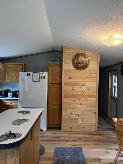 Kitchen - 1455 Eldon Ct, Gladwin, MI 48624 photo 2 of 4