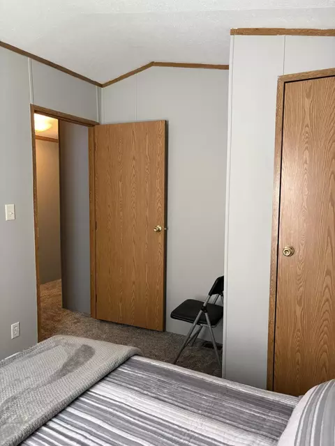 Bedroom - 1455 Eldon Ct, Gladwin, MI 48624 photo 2 of 7