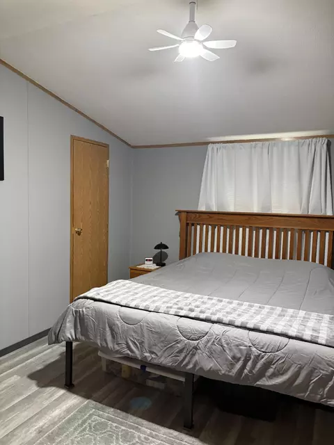 Bedroom - 1455 Eldon Ct, Gladwin, MI 48624 photo 6 of 7