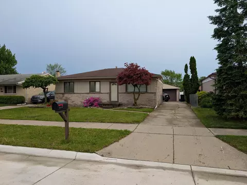 16318 Wellington Ave, Roseville, MI 48066
