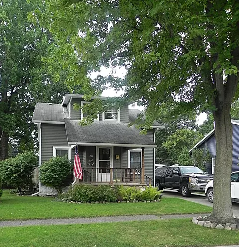211 Electric Ct, Sturgis, MI 49091