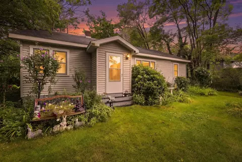 427 S Mayhew St, New Buffalo, MI 49117