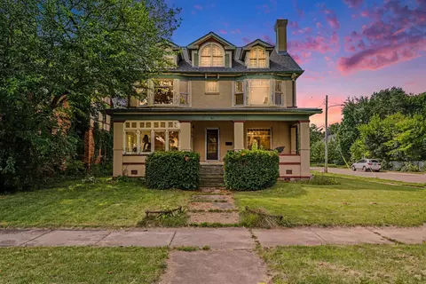 31 Orchard Pl, Battle Creek, MI 49017