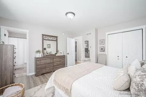 Bedroom - 810 School Bell Ct, Belding, MI 48809 photo 2 of 7