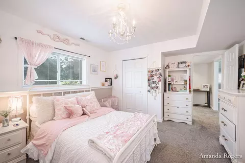 Bedroom - 810 School Bell Ct, Belding, MI 48809 photo 5 of 7