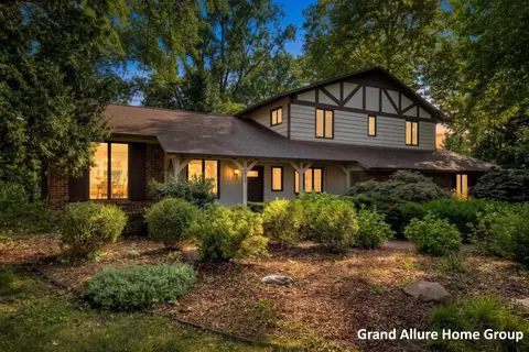 2850 Burritt St NW, Grand Rapids, MI 49504