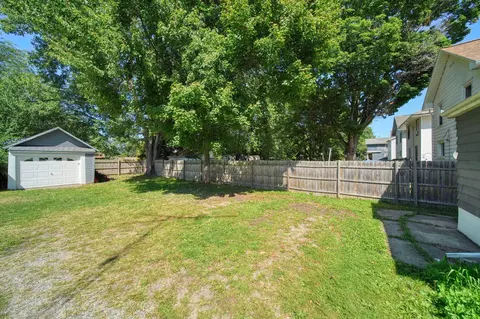 Exterior - 610 N State St, Jackson, MI 49202 photo 8 of 12