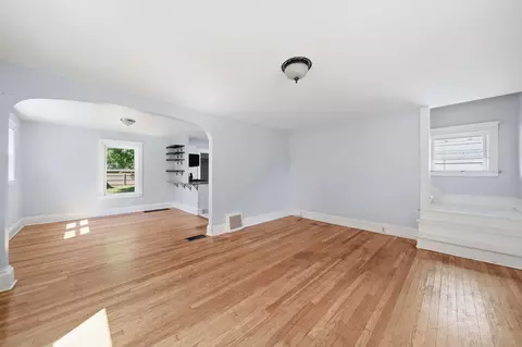 Living - 610 N State St, Jackson, MI 49202 photo 4 of 6