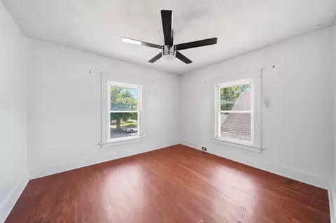 Bedroom - 610 N State St, Jackson, MI 49202 photo 6 of 6