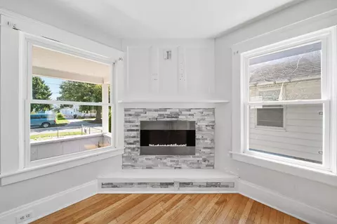 Living - 610 N State St, Jackson, MI 49202 photo 2 of 6
