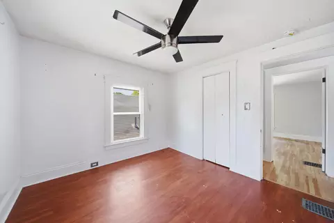 Bedroom - 610 N State St, Jackson, MI 49202 photo 5 of 6