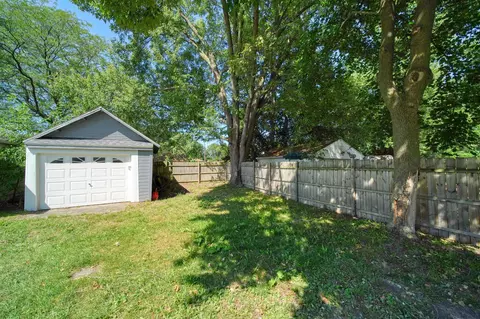 Exterior - 610 N State St, Jackson, MI 49202 photo 7 of 12