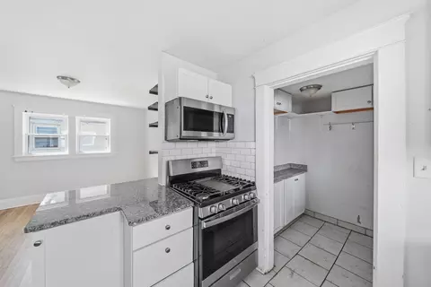 Kitchen - 610 N State St, Jackson, MI 49202 photo 3 of 4