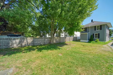Exterior - 610 N State St, Jackson, MI 49202 photo 9 of 12