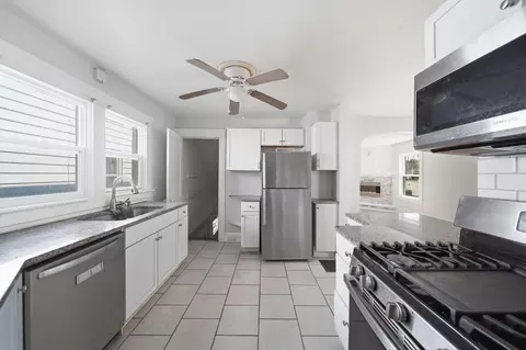 Kitchen - 610 N State St, Jackson, MI 49202 photo 4 of 4