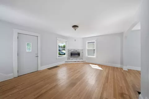Living - 610 N State St, Jackson, MI 49202 photo 1 of 6