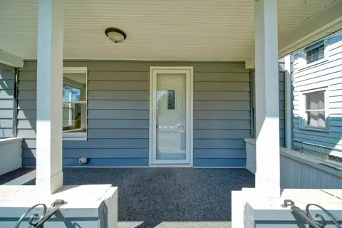 Exterior - 610 N State St, Jackson, MI 49202 photo 5 of 12