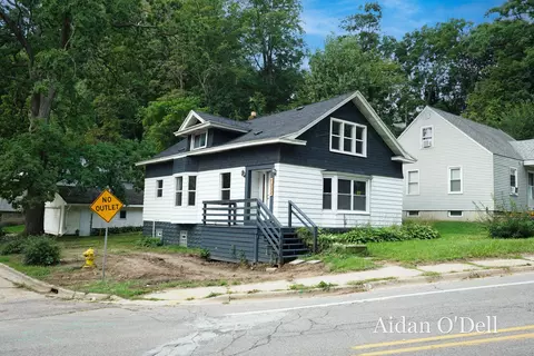 1332 Bridge St NW, Grand Rapids, MI 49504