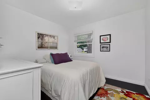 Bedroom - 61255 Cass, Cassopolis, MI 49031 photo 2 of 2