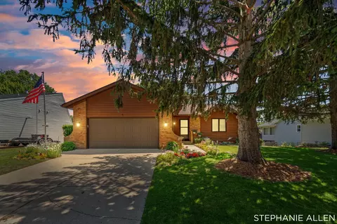 4624 Wyatt St SW, Grandville, MI 49418