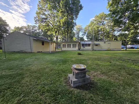 Exterior - 7991 Ivan Dr, Parma, MI 49269 photo 16 of 28