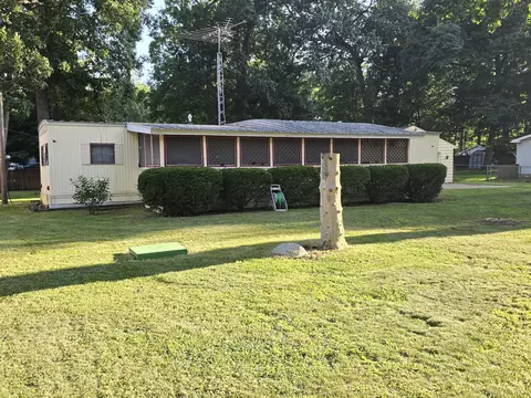 Exterior - 7991 Ivan Dr, Parma, MI 49269 photo 24 of 28