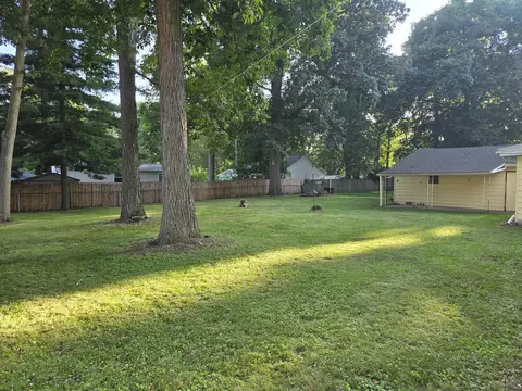 Exterior - 7991 Ivan Dr, Parma, MI 49269 photo 21 of 28
