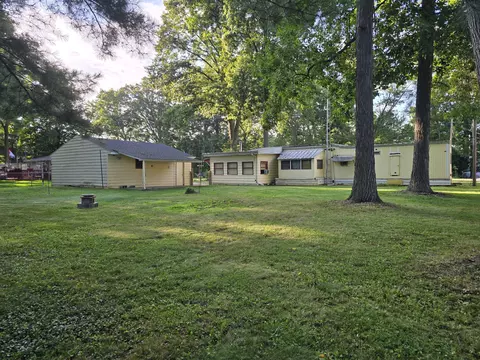 Exterior - 7991 Ivan Dr, Parma, MI 49269 photo 19 of 28