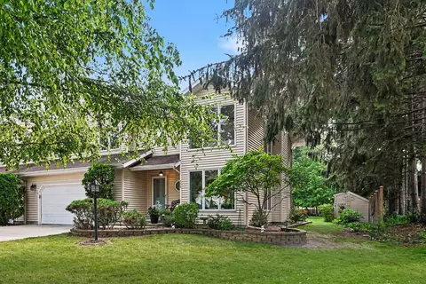776 N Shore Dr, South Haven, MI 49090