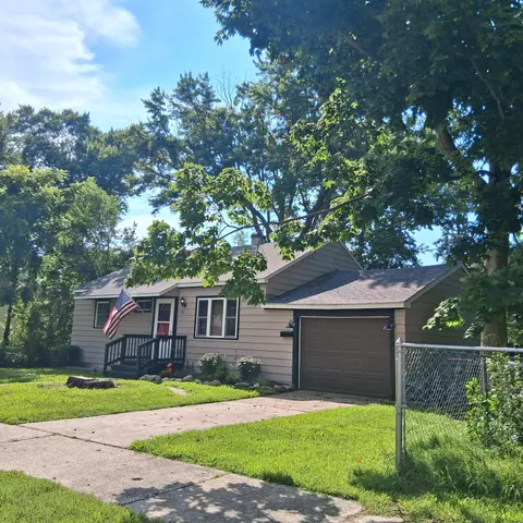 746 Hiways Ave, South Haven, MI 49090
