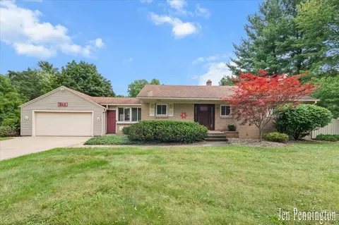 310 Kinney Ave NW, Grand Rapids, MI 49534