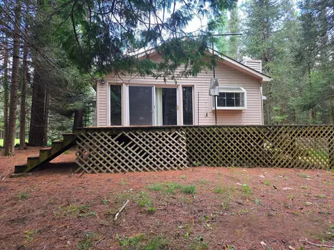 12506 E Shore Dr, Millersburg, MI 49759