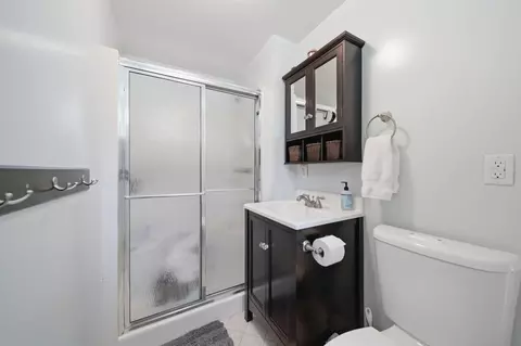 Bath - 7621 Coon Hill Rd, Munith, MI 49259 photo 3 of 3