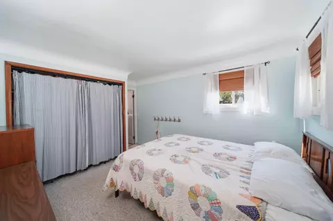 Bedroom - 7621 Coon Hill Rd, Munith, MI 49259 photo 3 of 8