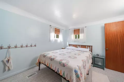Bedroom - 7621 Coon Hill Rd, Munith, MI 49259 photo 2 of 8