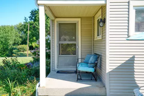 Exterior - 7621 Coon Hill Rd, Munith, MI 49259 photo 5 of 27