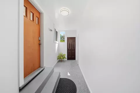 Entry Way - 7621 Coon Hill Rd, Munith, MI 49259 photo 2 of 3
