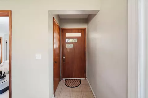 Entry Way - 7621 Coon Hill Rd, Munith, MI 49259 photo 1 of 3