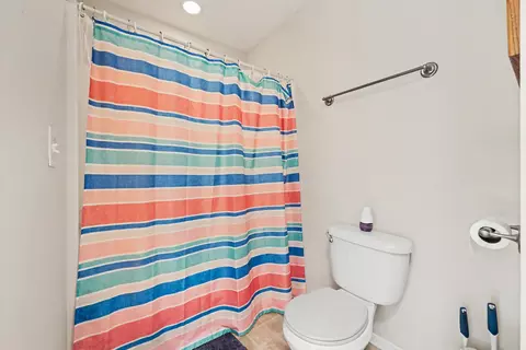 Bath - 338 Maple St, Newaygo, MI 49337 photo 2 of 3
