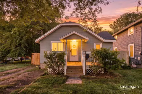 37 Walter St SE, Wyoming, MI 49548