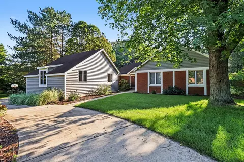 603 Beechwood Dr, Allegan, MI 49010
