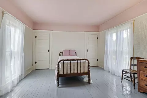 Bedroom - 313 W Front St, Buchanan, MI 49107 photo 7 of 7